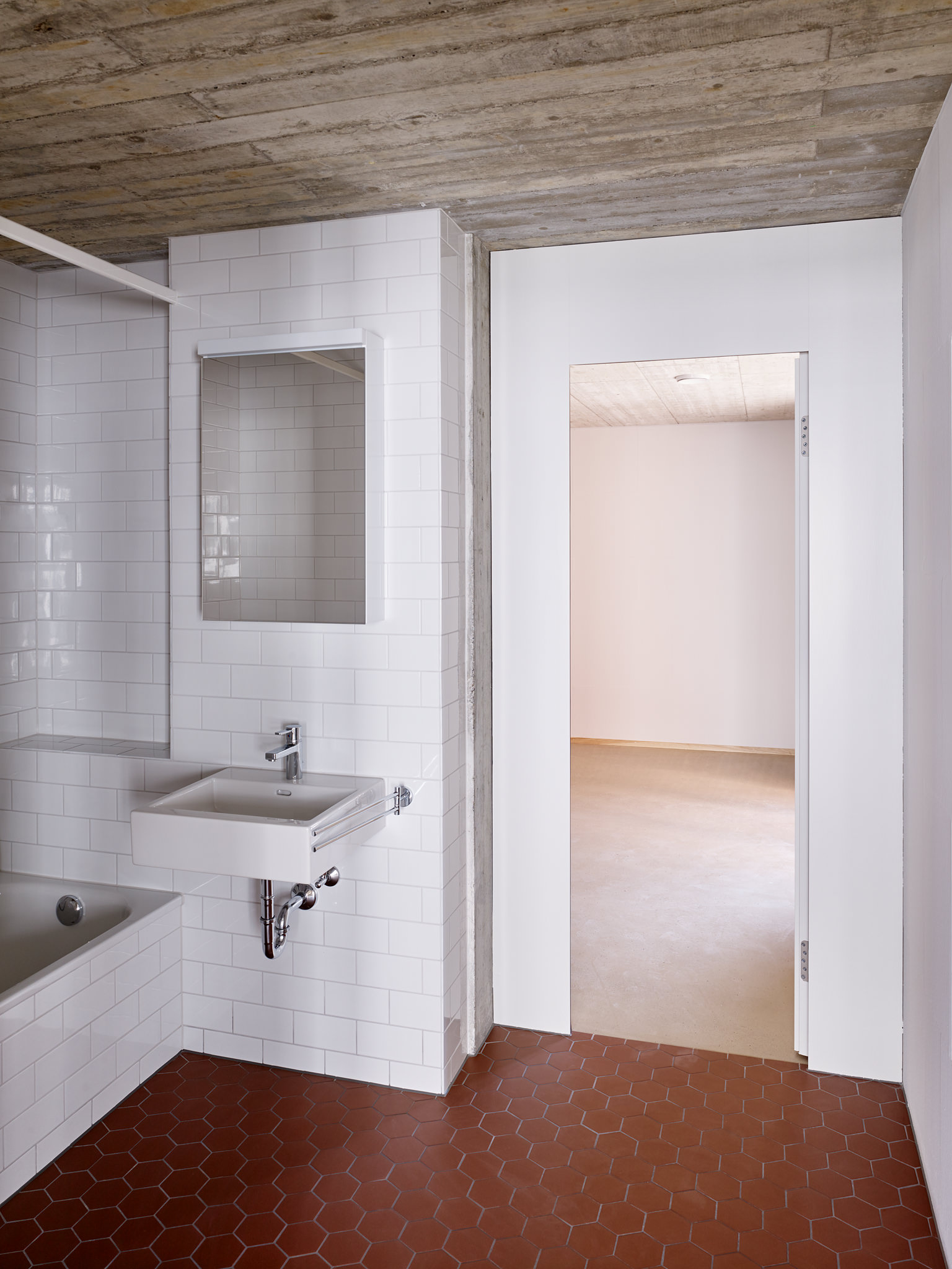 E14534 Alpa 050144 SCREEN